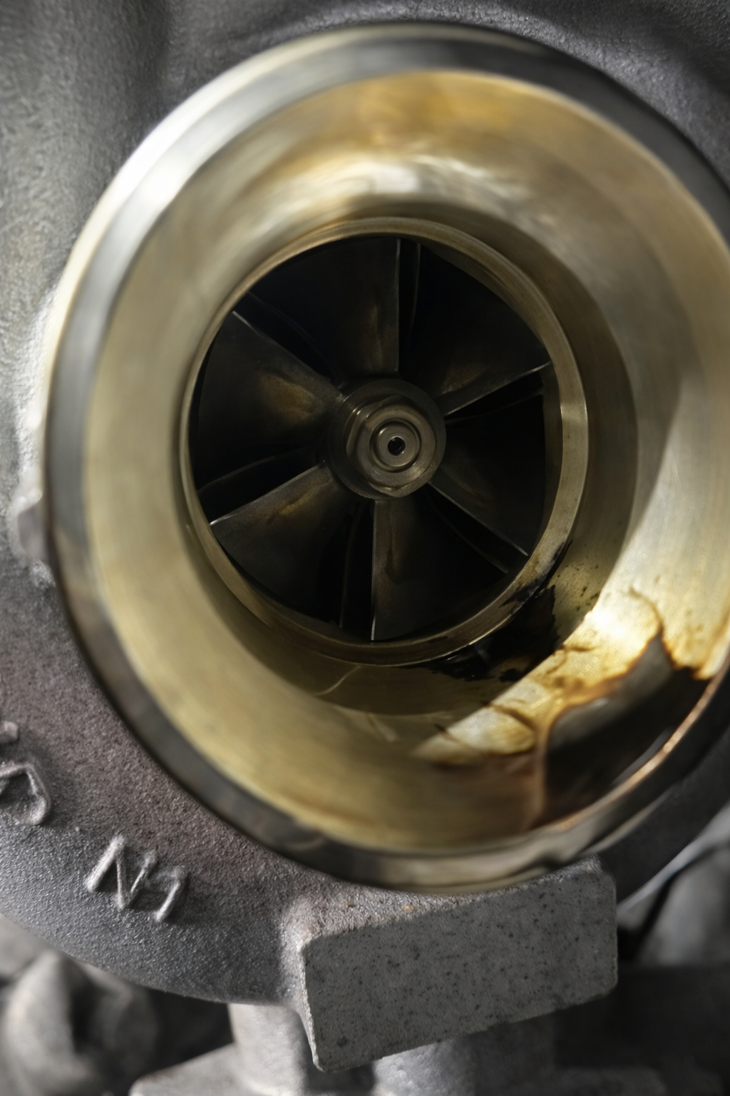 Pasul 1 – Scurge uleiul din turbosuflantă